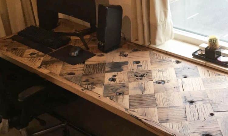Designtafel wagondelen gemaakt door creatieve meubelmaker