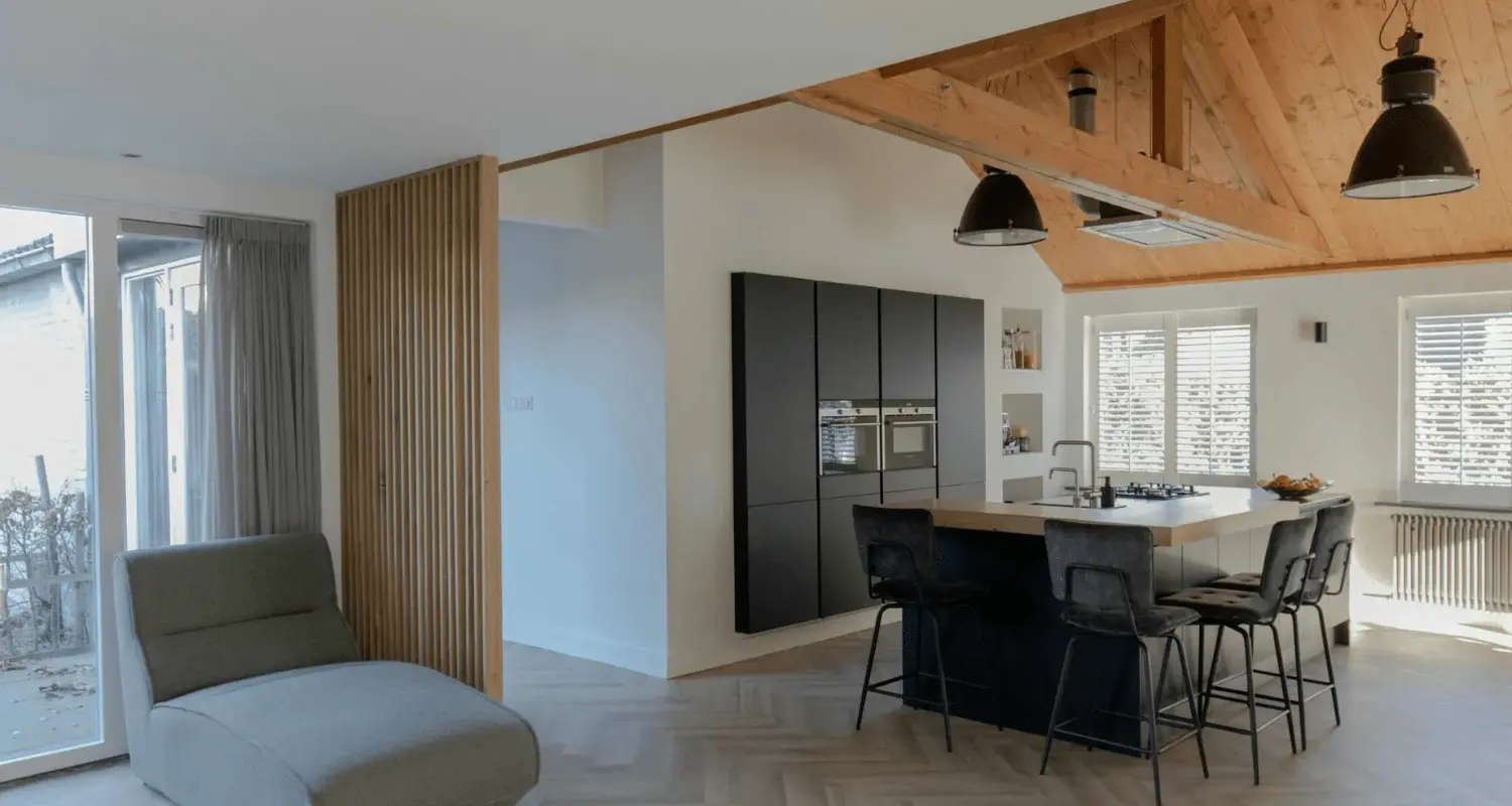 Rustiek eiken interieur, maatwerkproject van Weij Maatwerk en Interieur