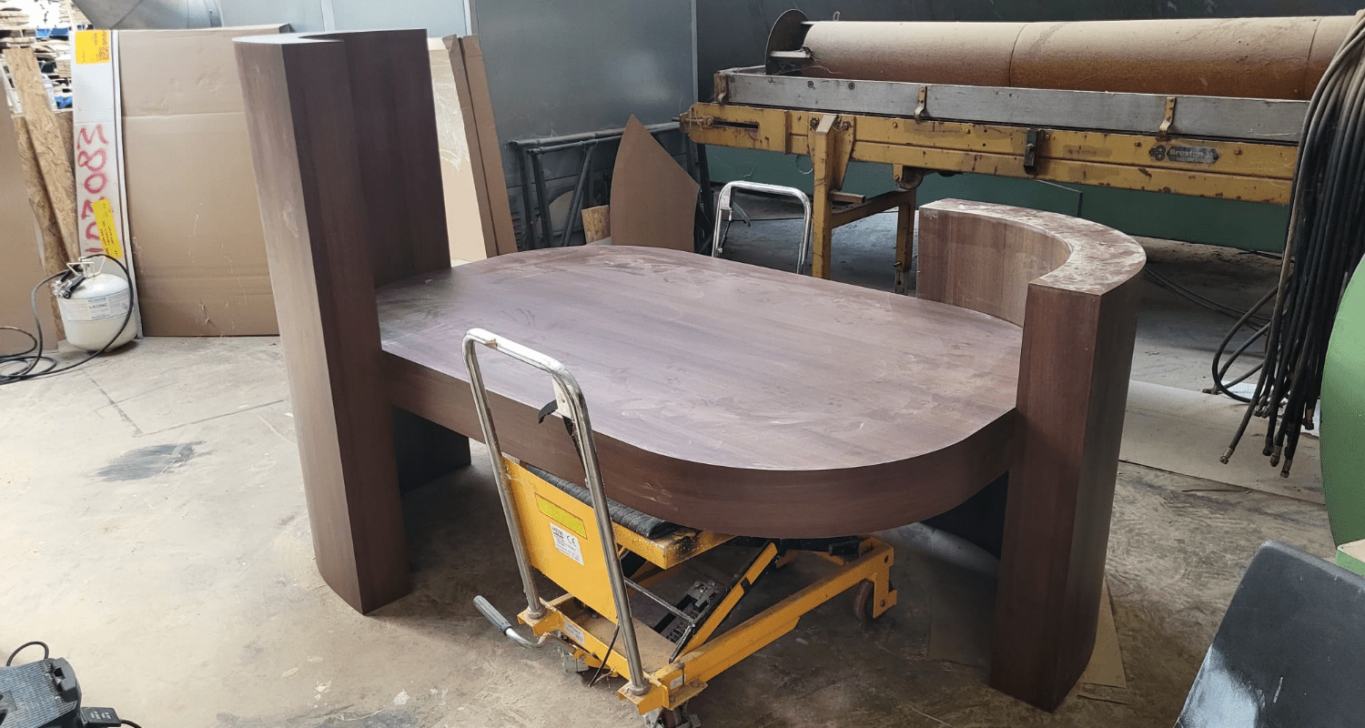 Display tafel, maatwerkproject van Weij Maatwerk en Interieur