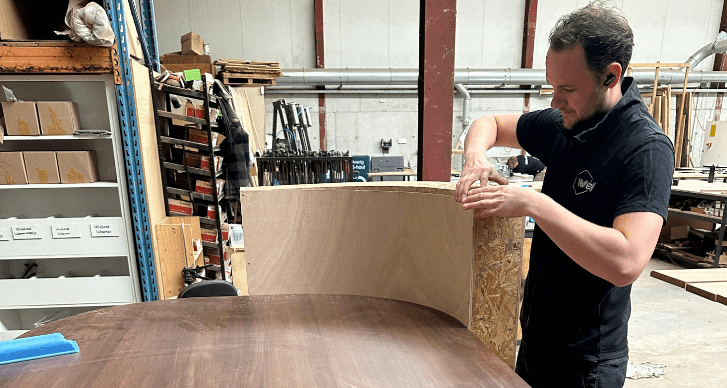 Display tafel, maatwerkproject van Weij Maatwerk en Interieur