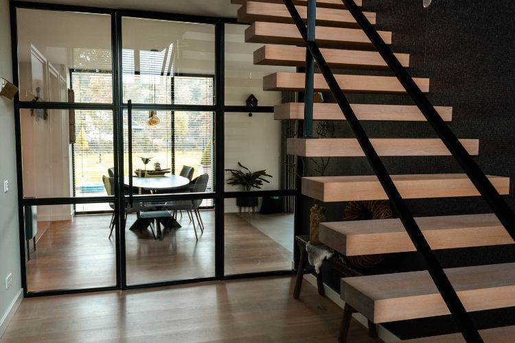 Stijlvol zwart, maatwerkproject van Weij Maatwerk en Interieur