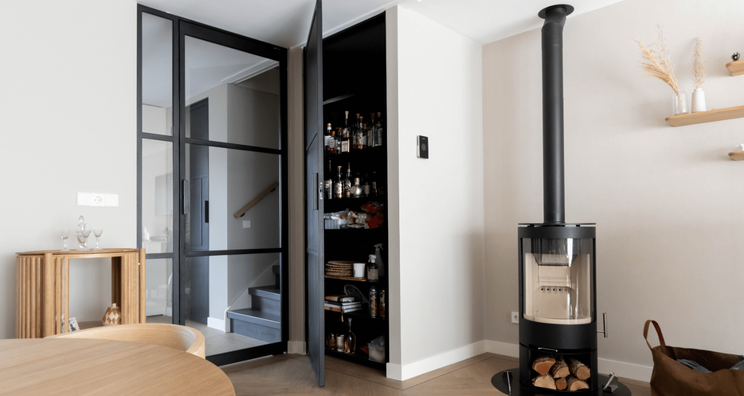 Modern eiken interieur, maatwerkproject van Weij Maatwerk en Interieur