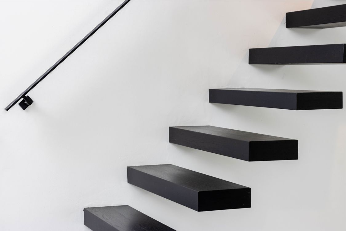 Zwevende trap, maatwerkproject van Weij Maatwerk en Interieur