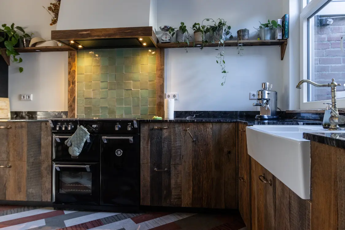 Robuust eiken keukenfronten, maatwerkproject van Weij Maatwerk en Interieur