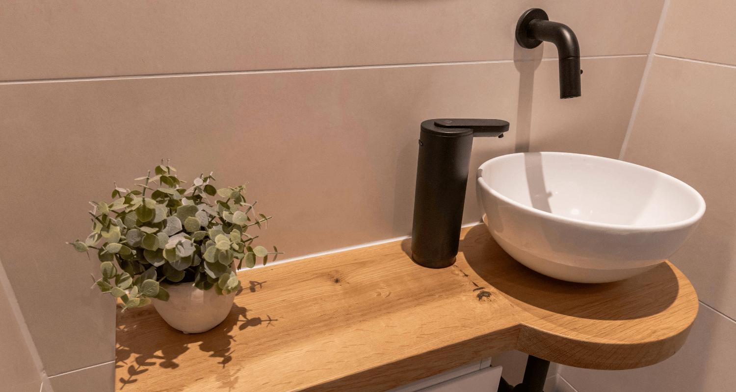 Modern eiken interieur, maatwerkproject van Weij Maatwerk en Interieur