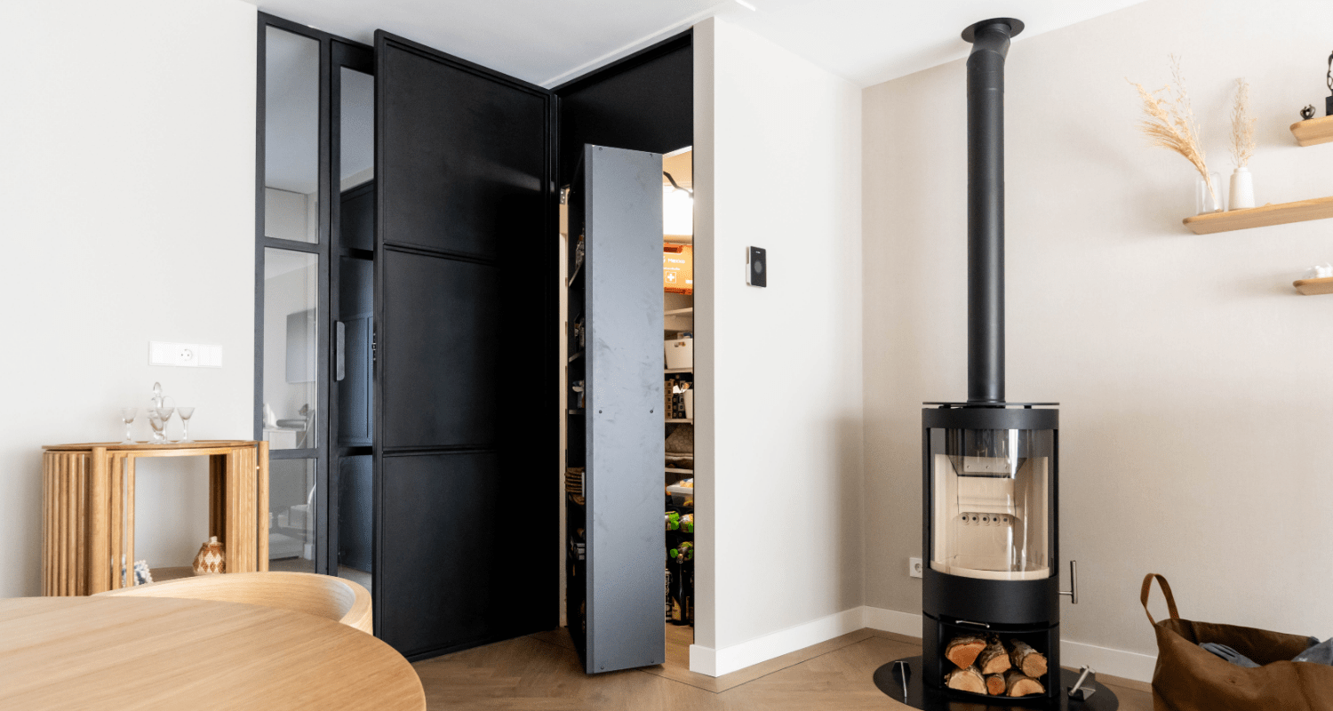 Modern eiken interieur, maatwerkproject van Weij Maatwerk en Interieur