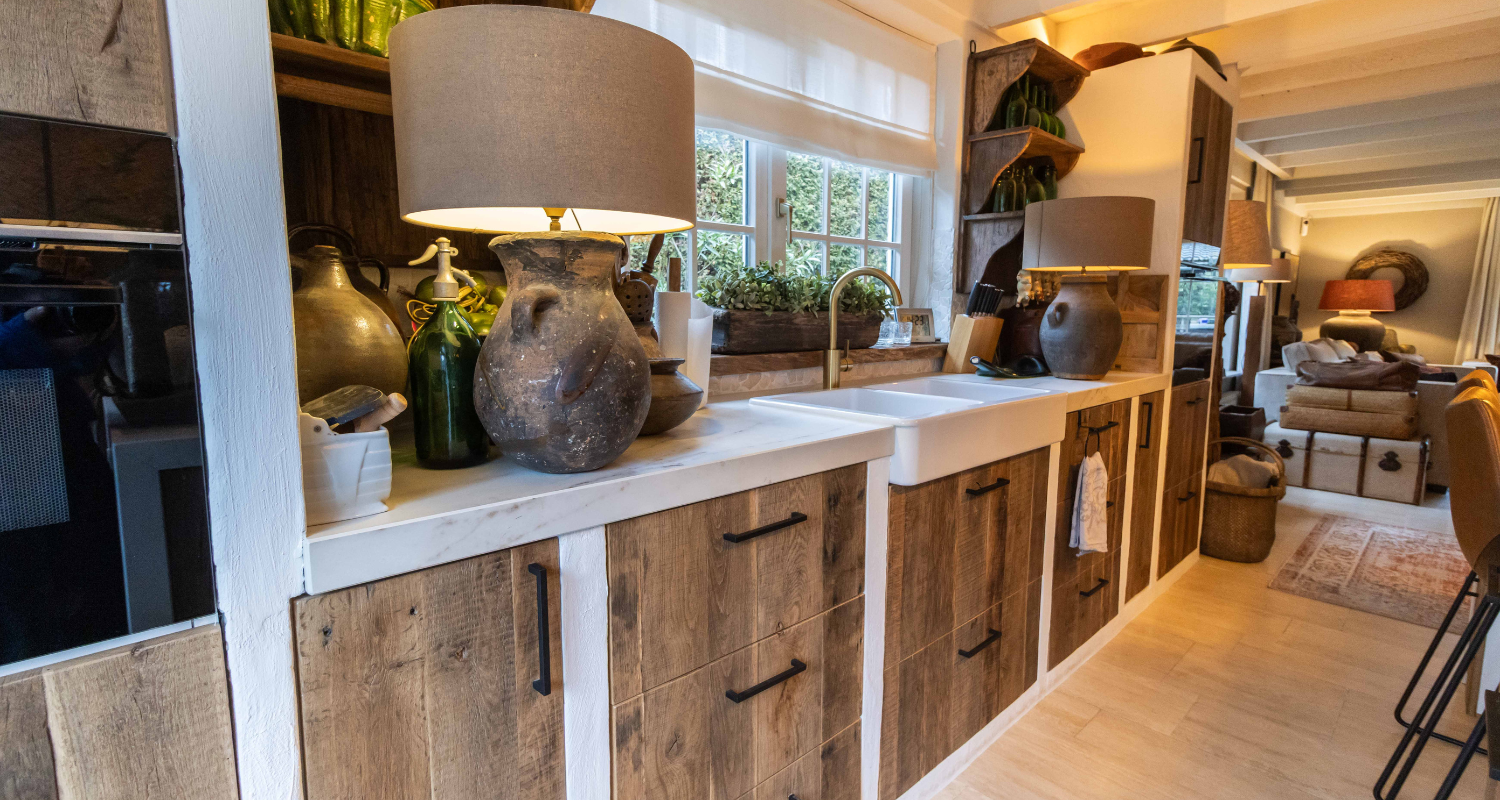 Barnwood keuken in Ibiza stijl, maatwerkproject van Weij Maatwerk en Interieur