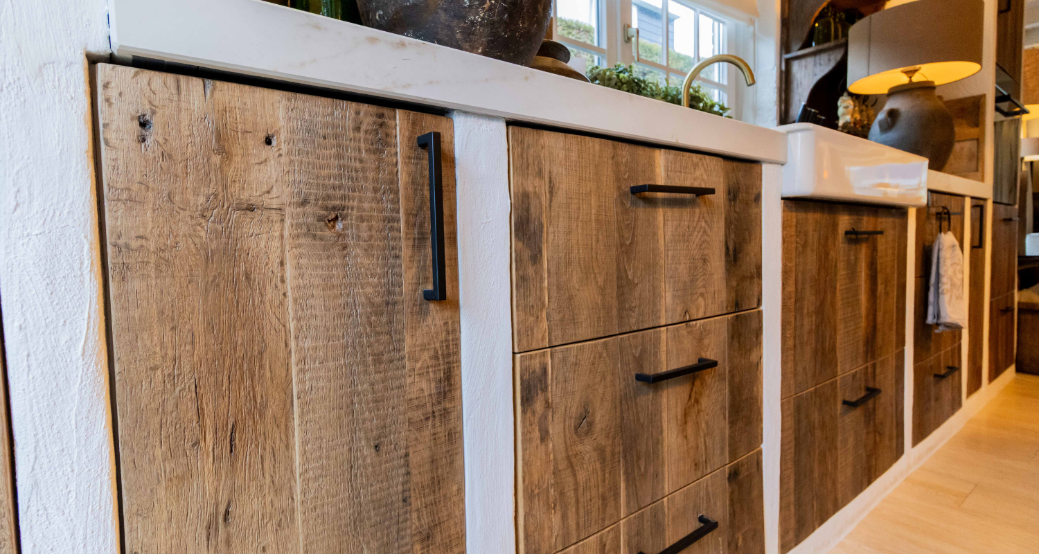 Barnwood keuken in Ibiza stijl, maatwerkproject van Weij Maatwerk en Interieur