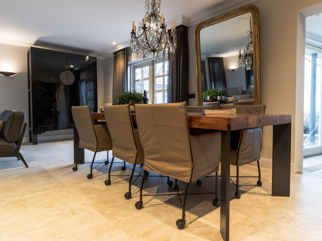 Amerikaans Notenhouten Eettafel | Uniek Design, maatwerkproject van Weij Maatwerk en Interieur